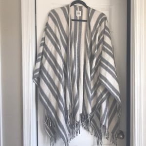 Gap grey and white poncho sweater